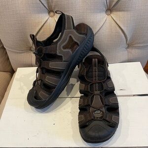 SKECHERS Mens Shape-Up Sandal